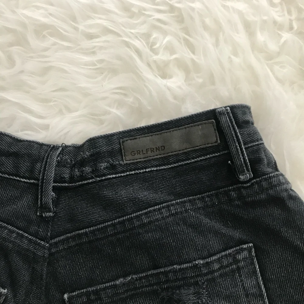 Grlfnd Black Jourdan Distressed Shorts Size 26 Casual - Picture 5 of 7